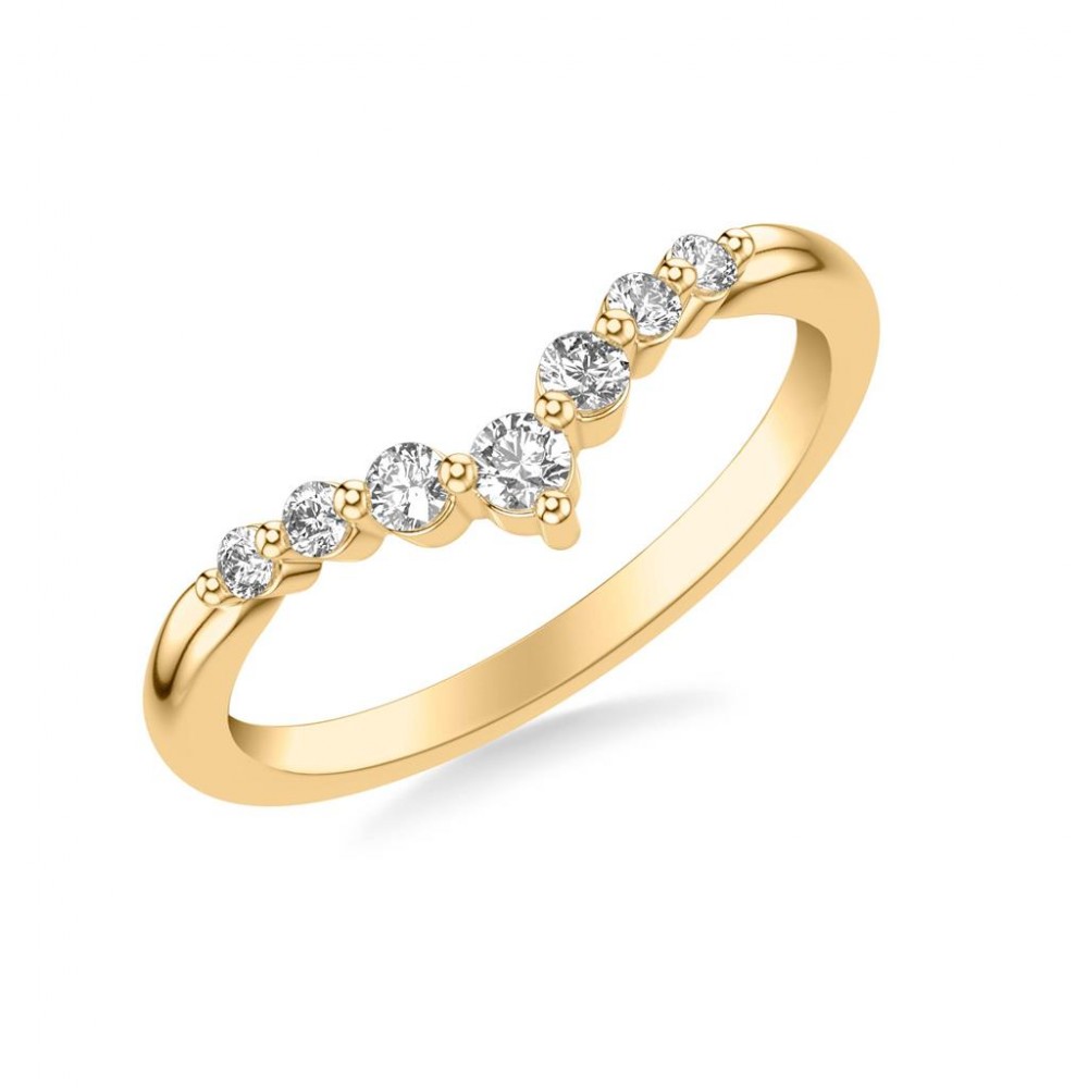 Graduated 7 Stone Diamond Chevron Band