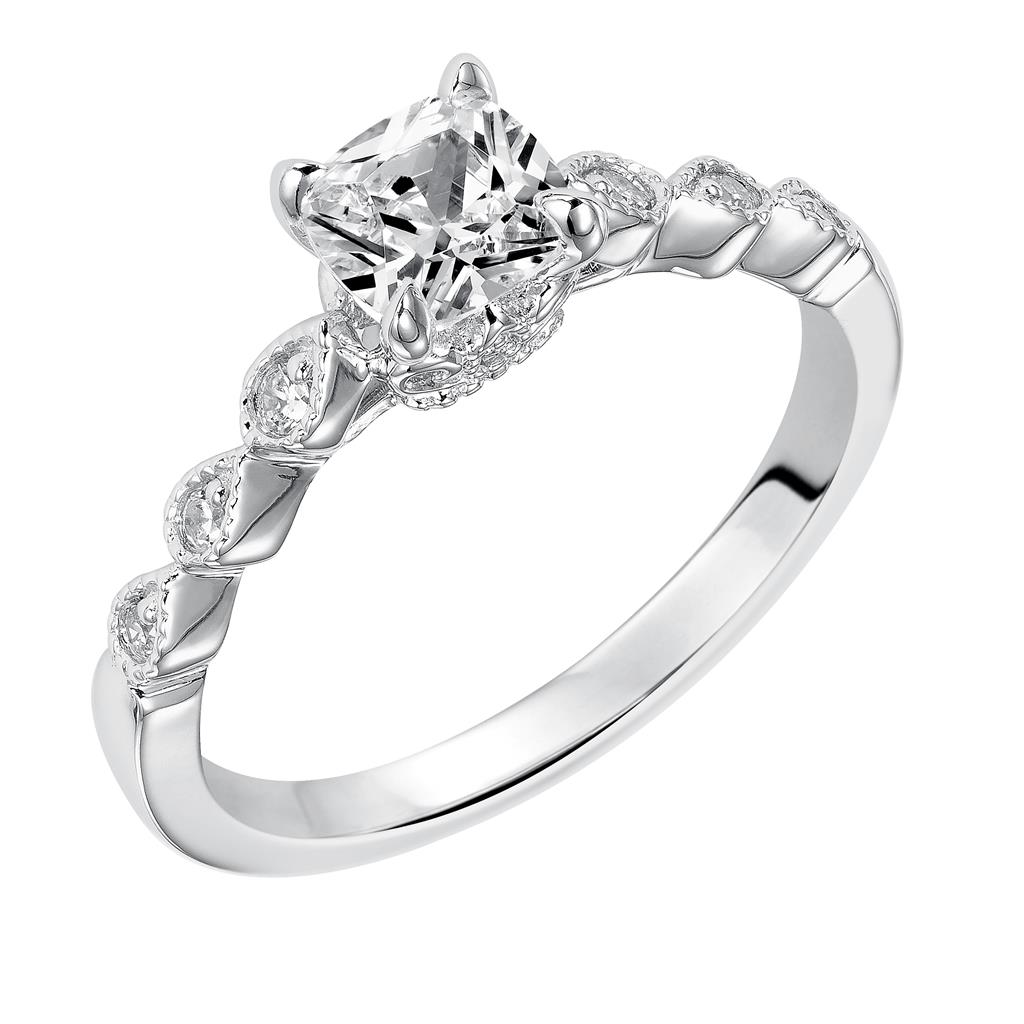 Vintage Style Scallop Design Engagement Ring